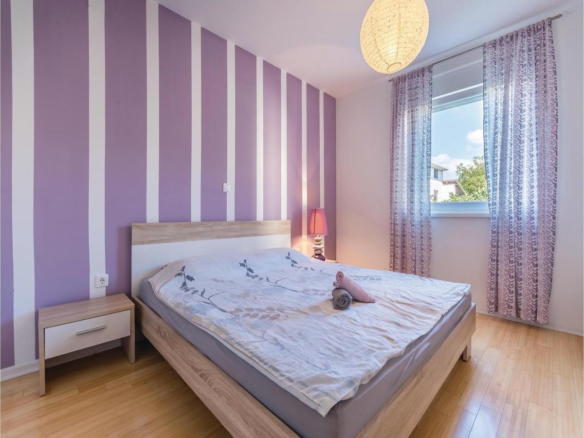 Two-Bedroom Apartment In Pula Bagian luar foto